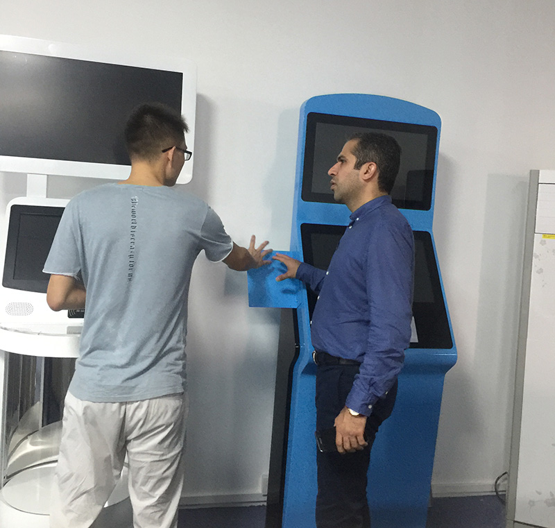 迪拜客戶來訪,與液晶拼接商用顯示產(chǎn)品更近一步合作交流