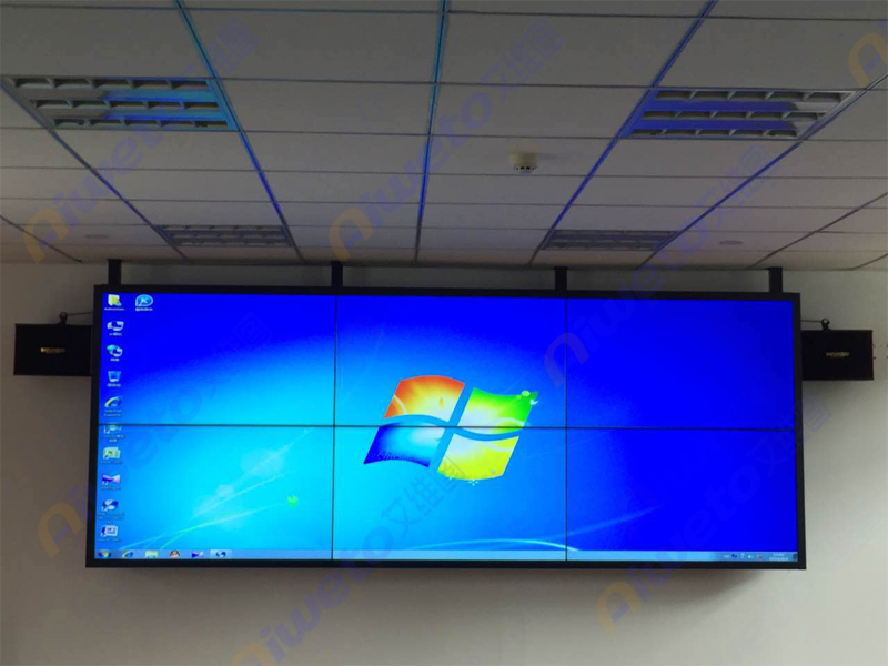 吊裝式55寸液晶拼接屏應用:四川成都西南油氣田技術學院